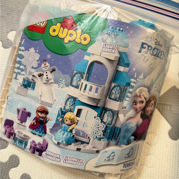Lego DUPLO Frozen Ice Castle - Picture 6 of 6